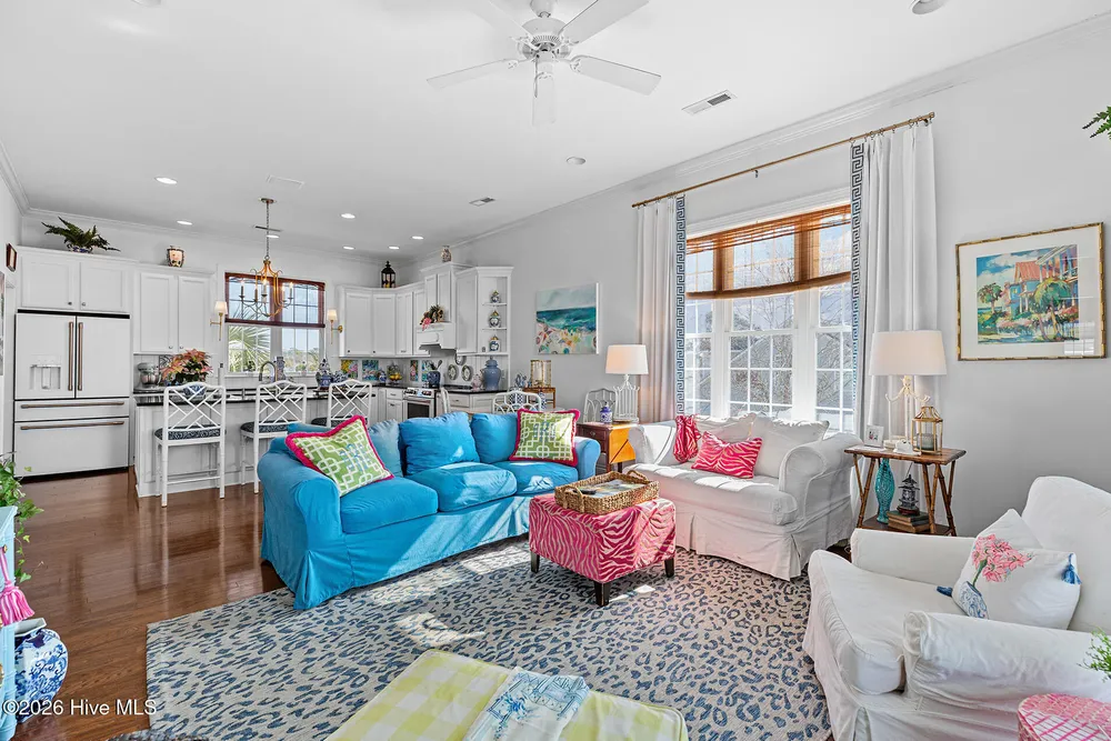 8308 Lakeview Dr, Wilmington, NC 28412
