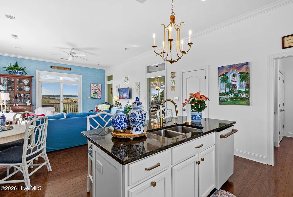 8308 Lakeview Dr, Wilmington, NC 28412