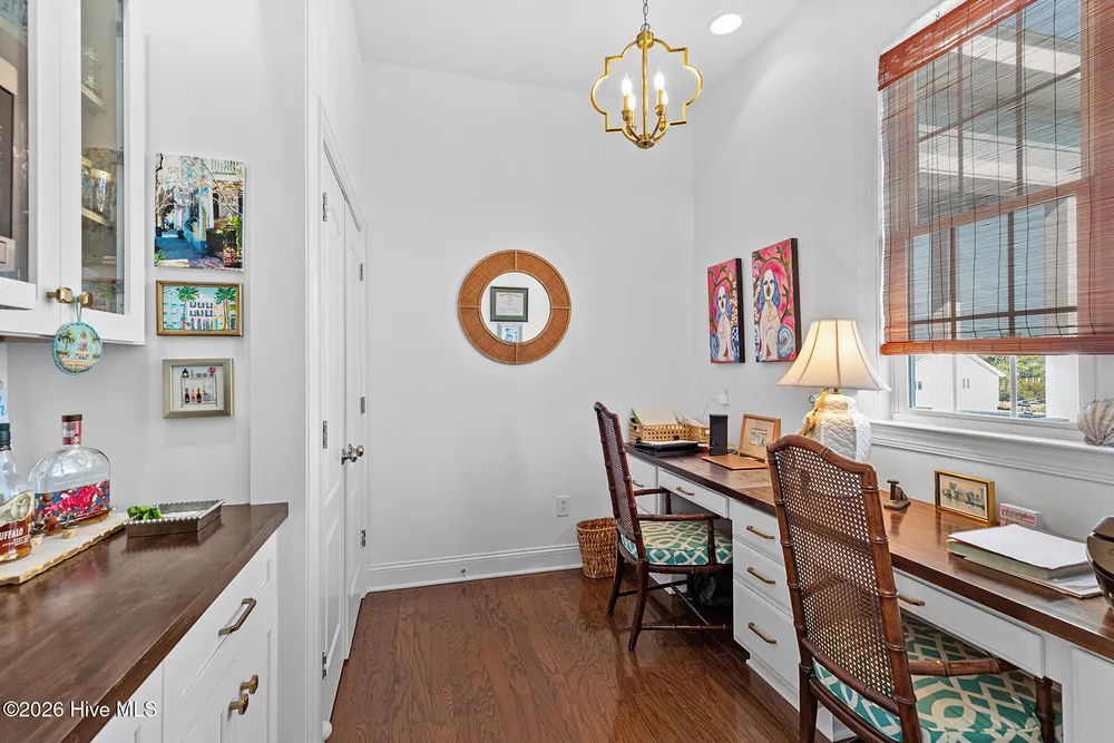 8308 Lakeview Dr, Wilmington, NC 28412