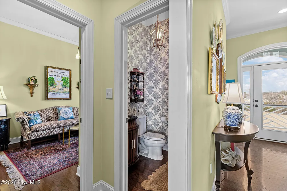8308 Lakeview Dr, Wilmington, NC 28412