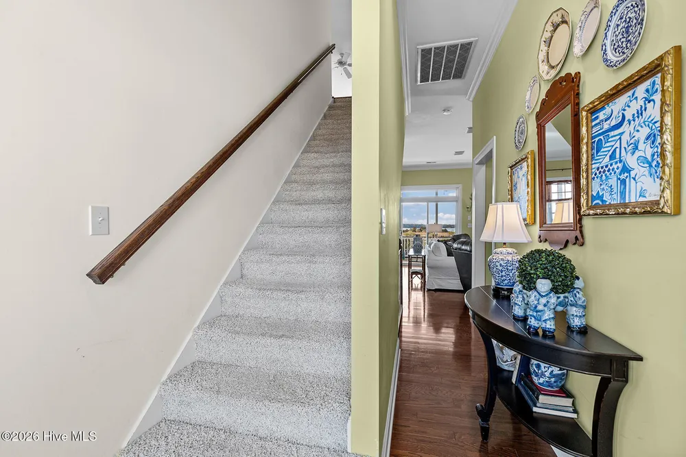 8308 Lakeview Dr, Wilmington, NC 28412