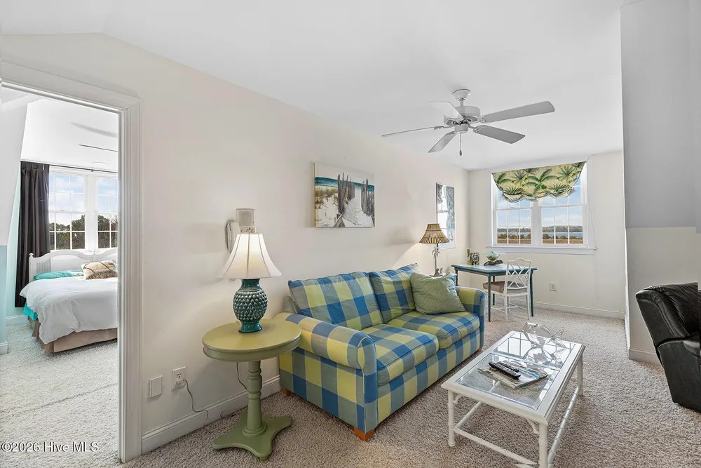 8308 Lakeview Dr, Wilmington, NC 28412