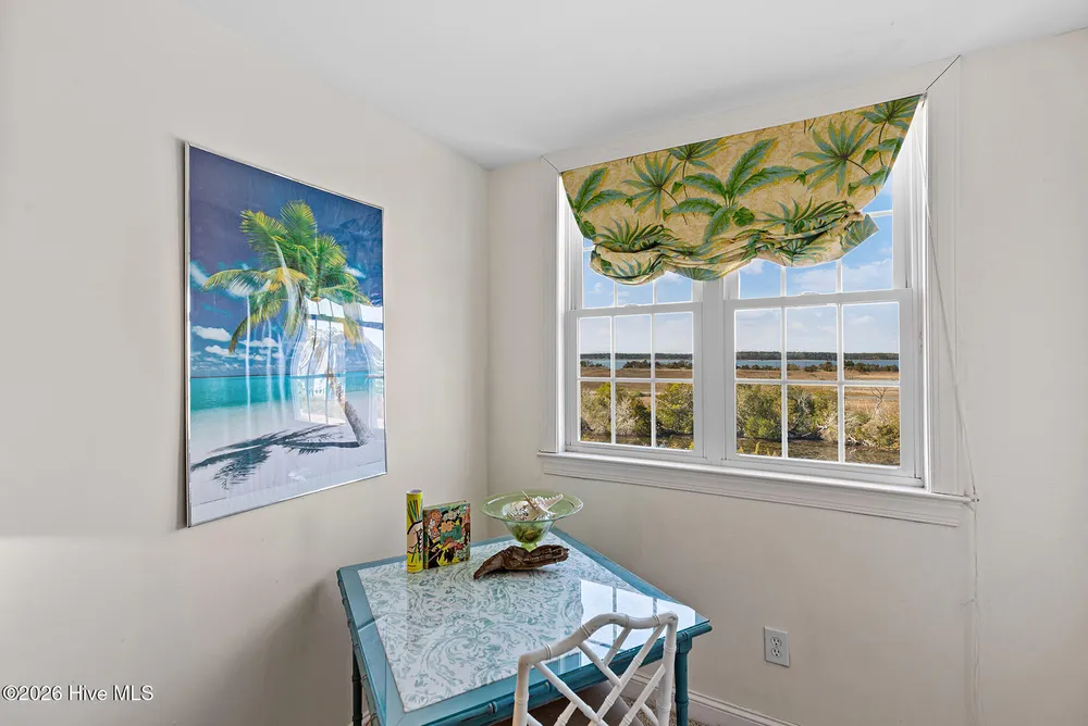8308 Lakeview Dr, Wilmington, NC 28412