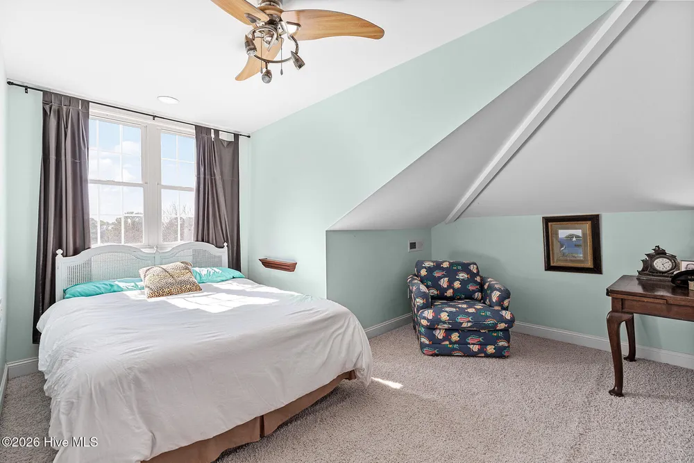 8308 Lakeview Dr, Wilmington, NC 28412