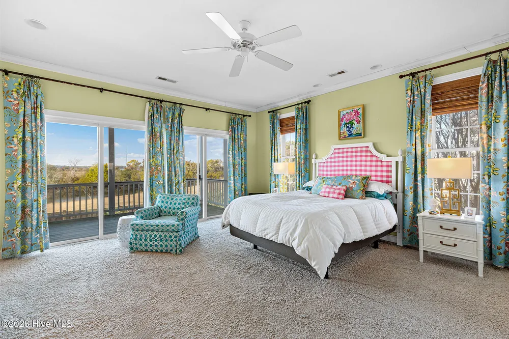 8308 Lakeview Dr, Wilmington, NC 28412