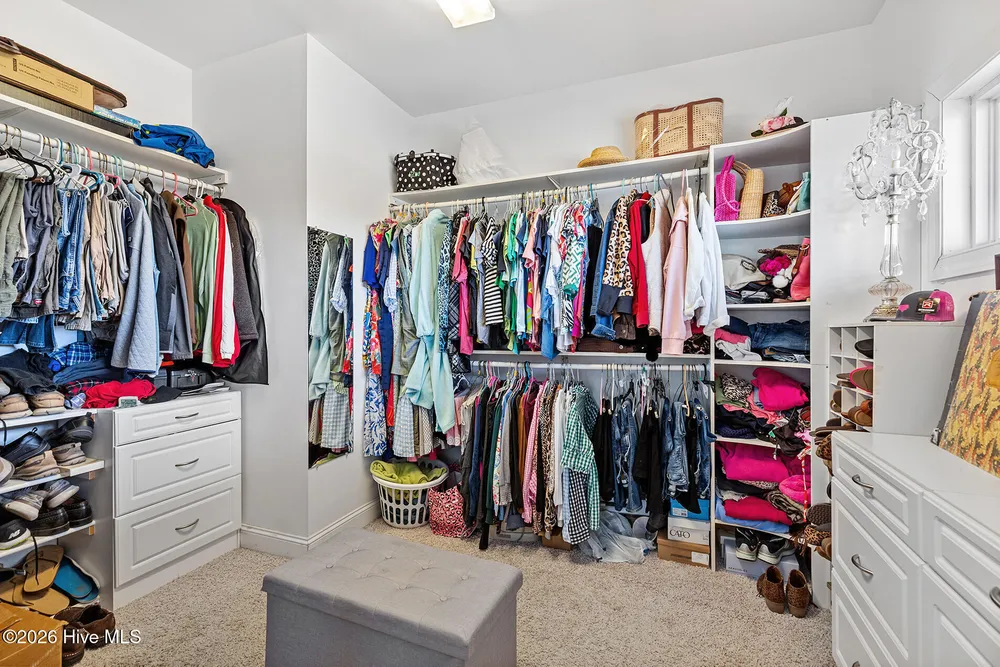 8308 Lakeview Dr, Wilmington, NC 28412