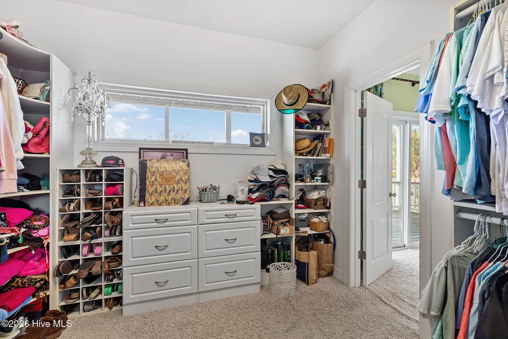 8308 Lakeview Dr, Wilmington, NC 28412