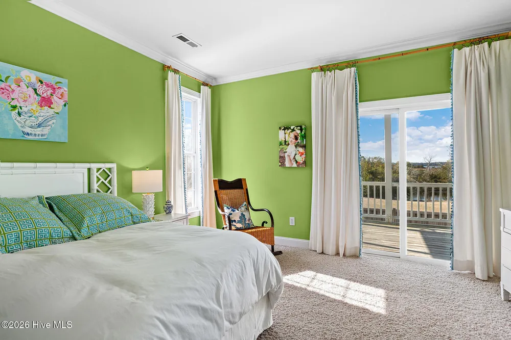 8308 Lakeview Dr, Wilmington, NC 28412