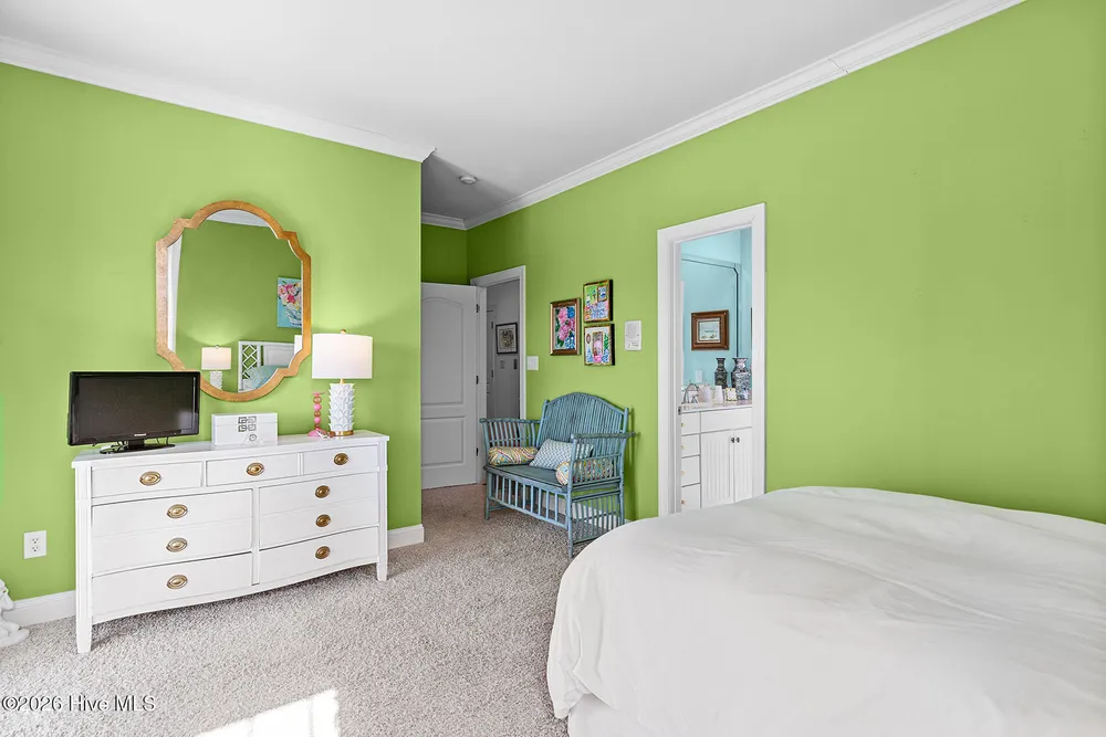 8308 Lakeview Dr, Wilmington, NC 28412