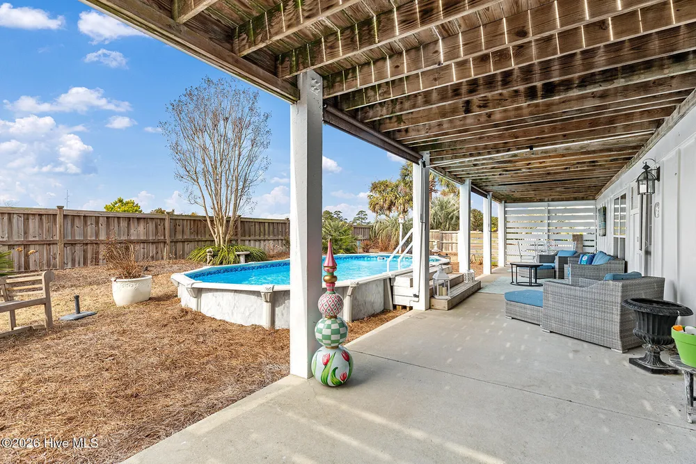 8308 Lakeview Dr, Wilmington, NC 28412