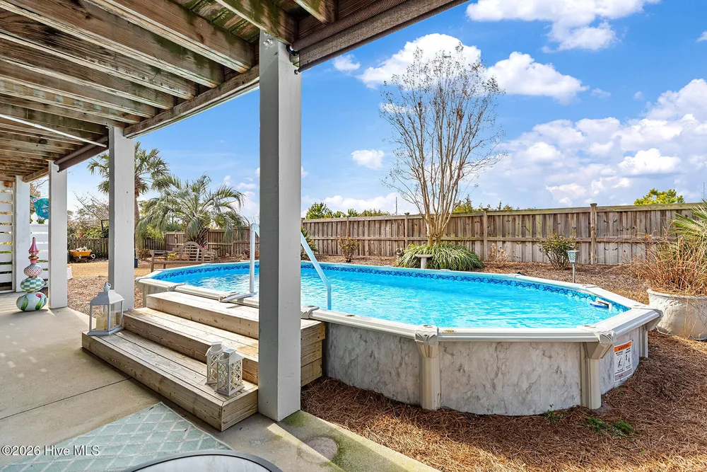 8308 Lakeview Dr, Wilmington, NC 28412