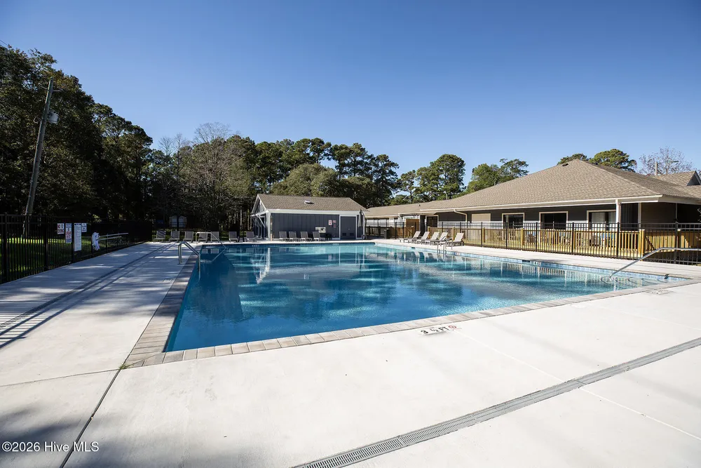 8308 Lakeview Dr, Wilmington, NC 28412