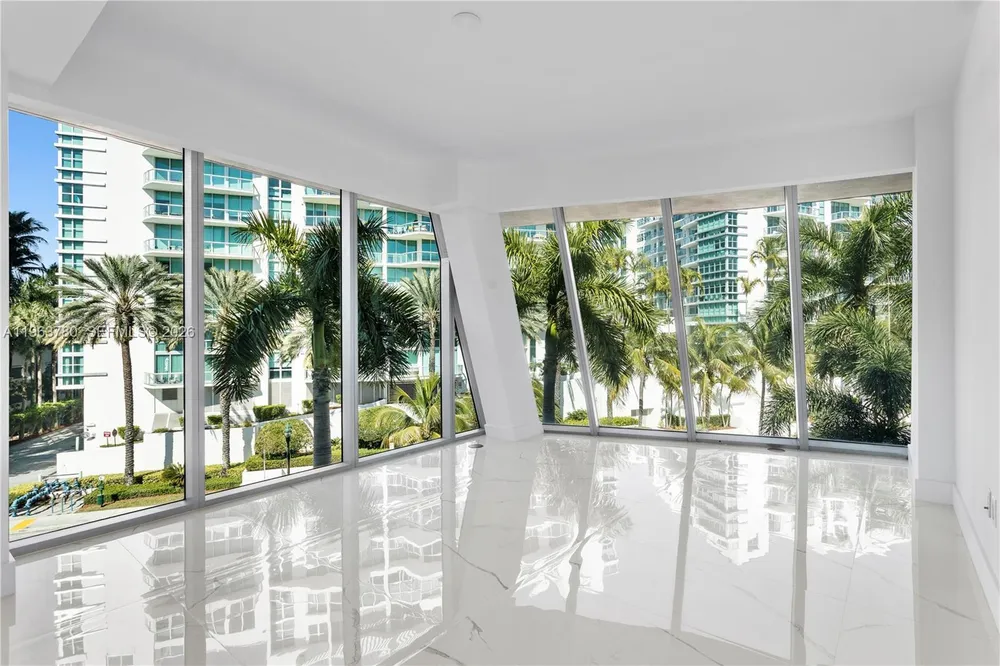 2950 NE 188th St, Aventura, FL 33180