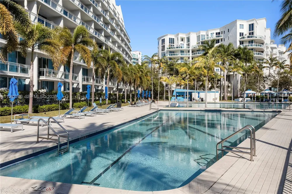2950 NE 188th St, Aventura, FL 33180