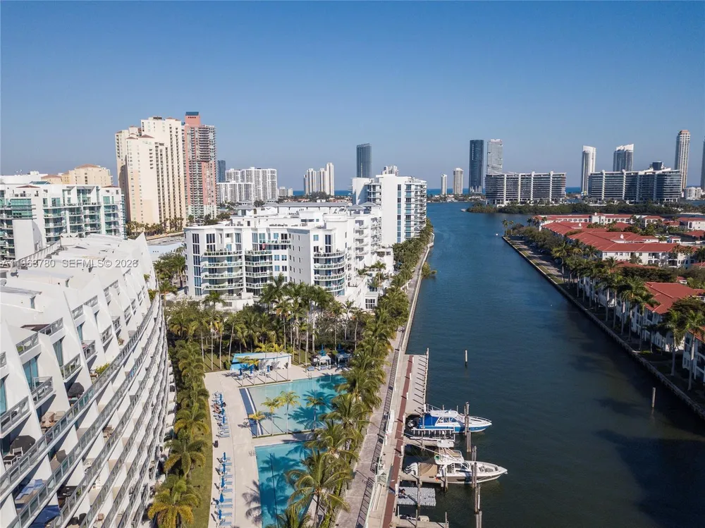 2950 NE 188th St, Aventura, FL 33180