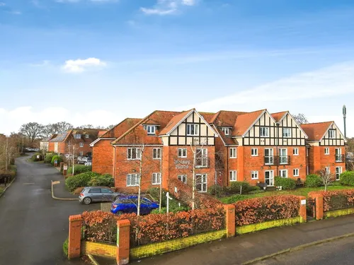 London Road, Hailshamphoto