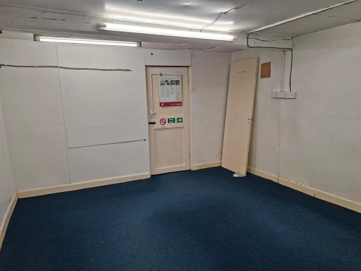 10 Market Place, Melton Mowbray. LE13 1XD