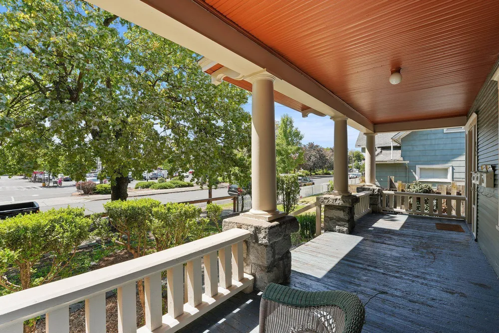 927 E Augusta Ave, Spokane, WA 99207