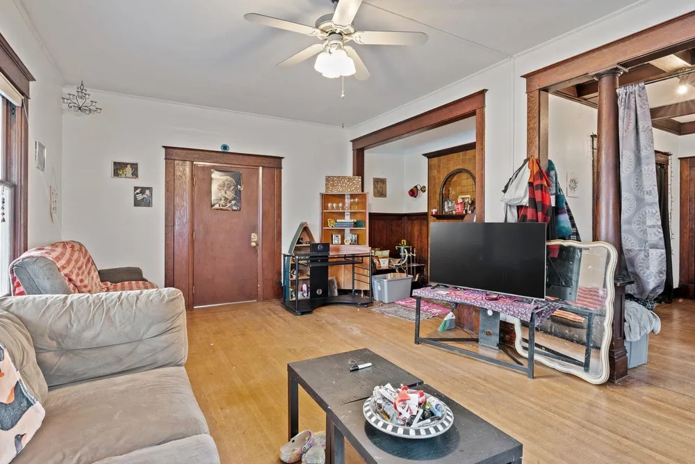 927 E Augusta Ave, Spokane, WA 99207
