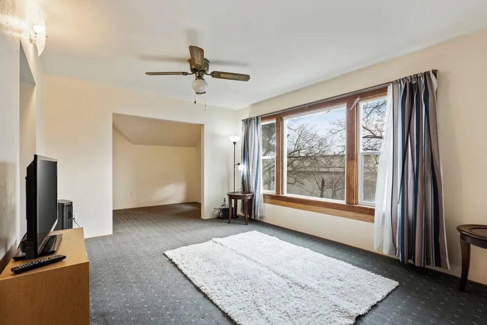 927 E Augusta Ave, Spokane, WA 99207