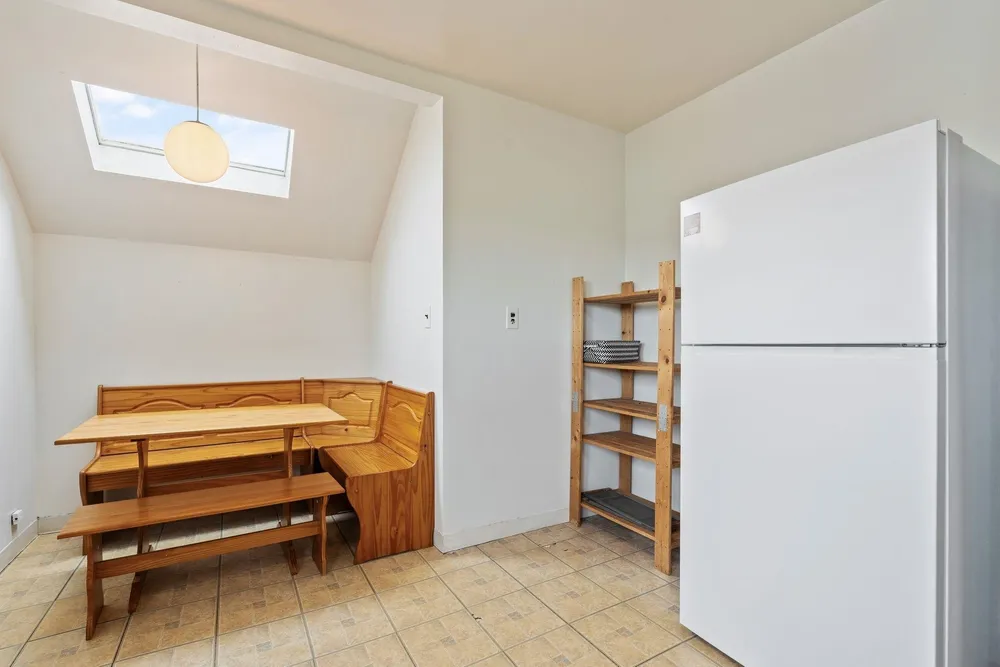 927 E Augusta Ave, Spokane, WA 99207