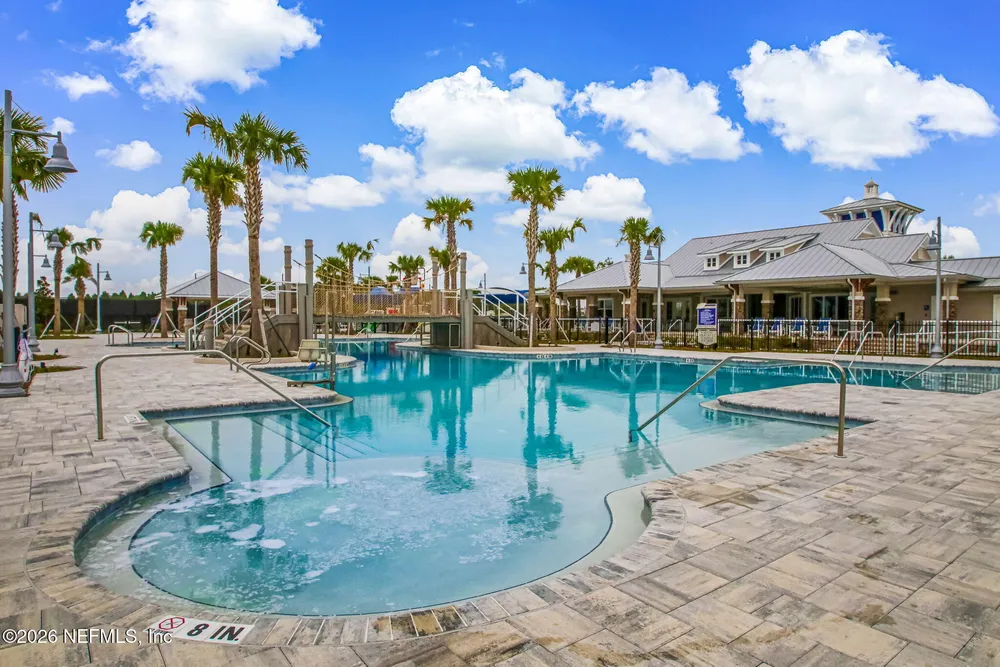 290 Creekmore Dr, St Augustine, FL 32092