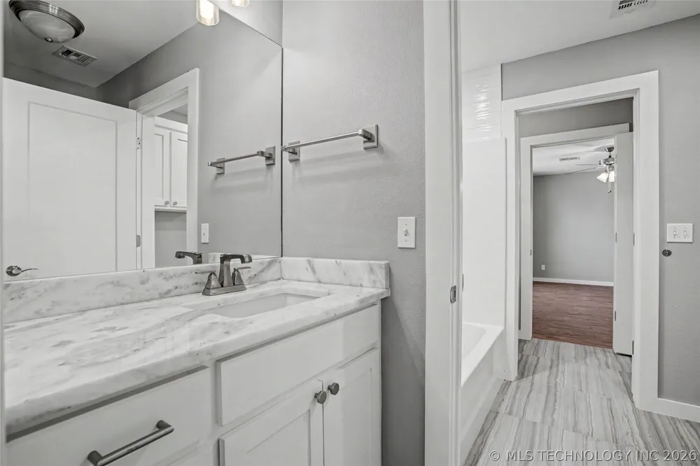 11427 S Ash St, Jenks, OK 74037