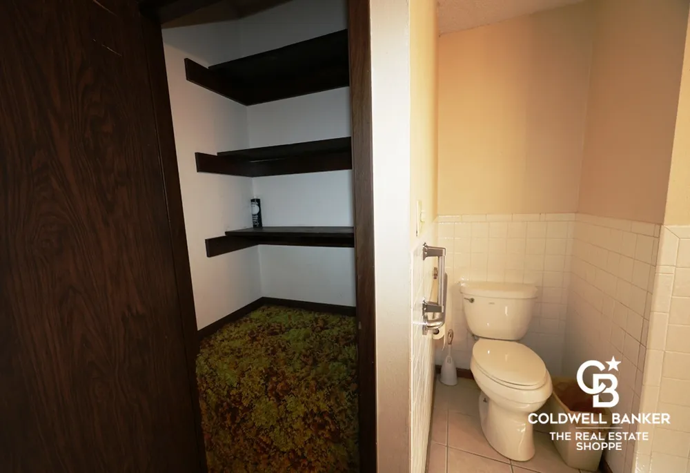 2302 E Fair St, Garden City, KS 67846
