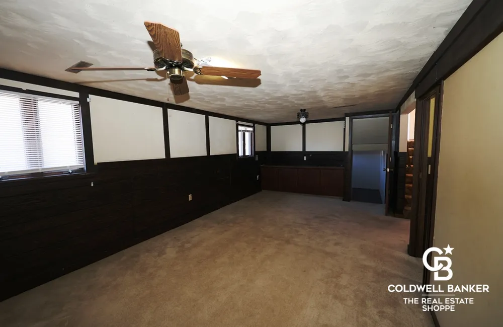 2302 E Fair St, Garden City, KS 67846