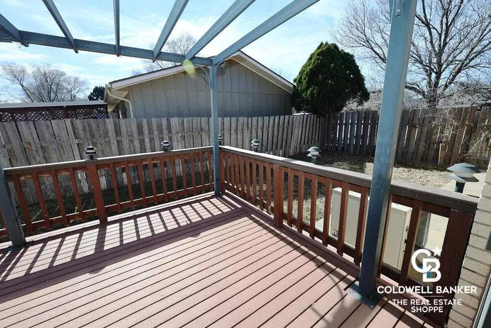2302 E Fair St, Garden City, KS 67846