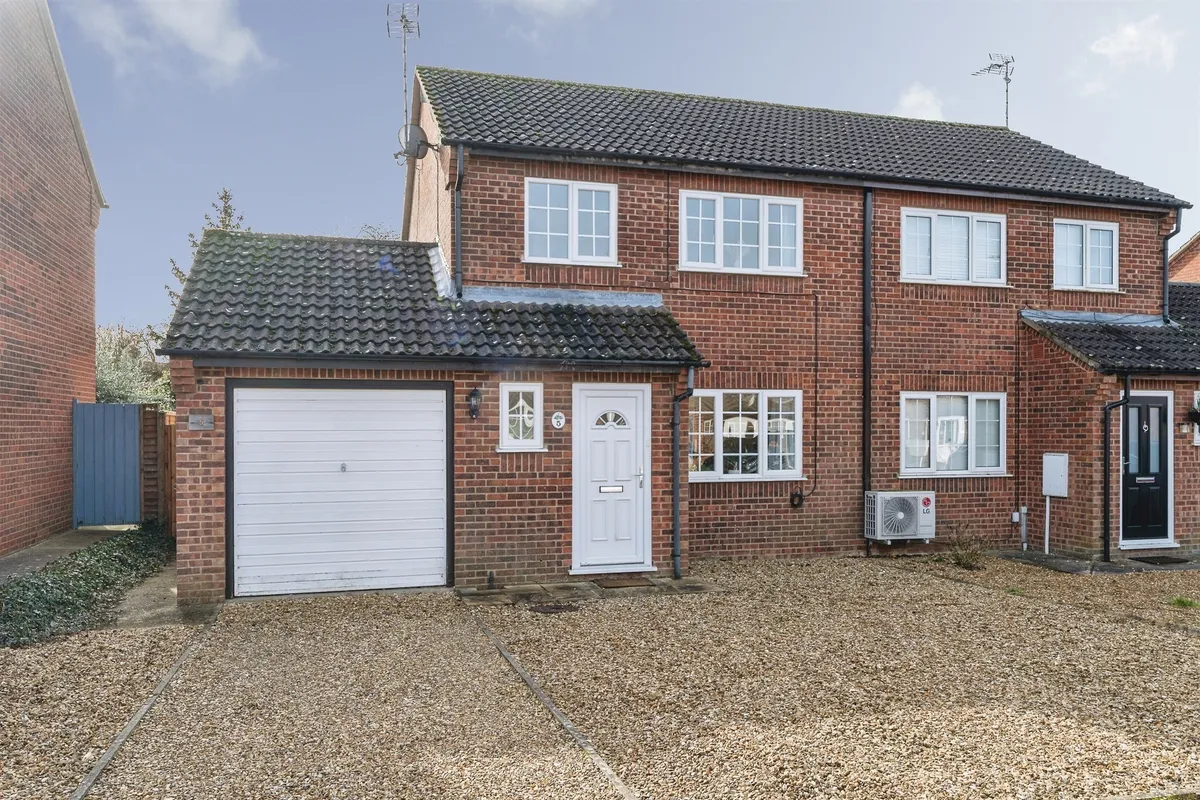 Kingfisher Close, March