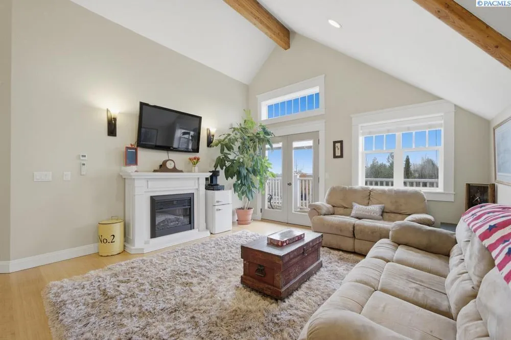 1027 SW Ryan Ct, Pullman, WA 99163