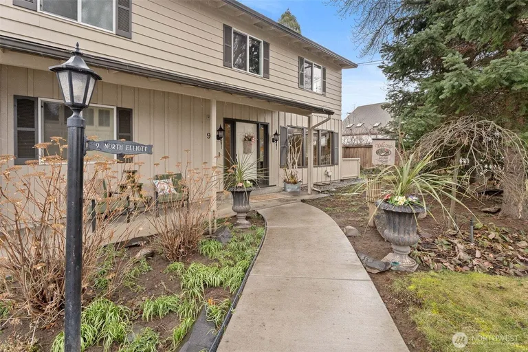 9 Elliott Ave N, Wenatchee, WA 98801