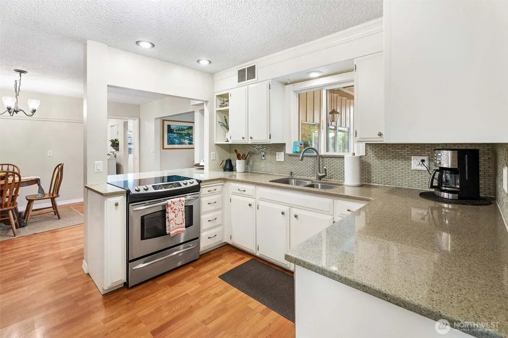 9 Elliott Ave N, Wenatchee, WA 98801