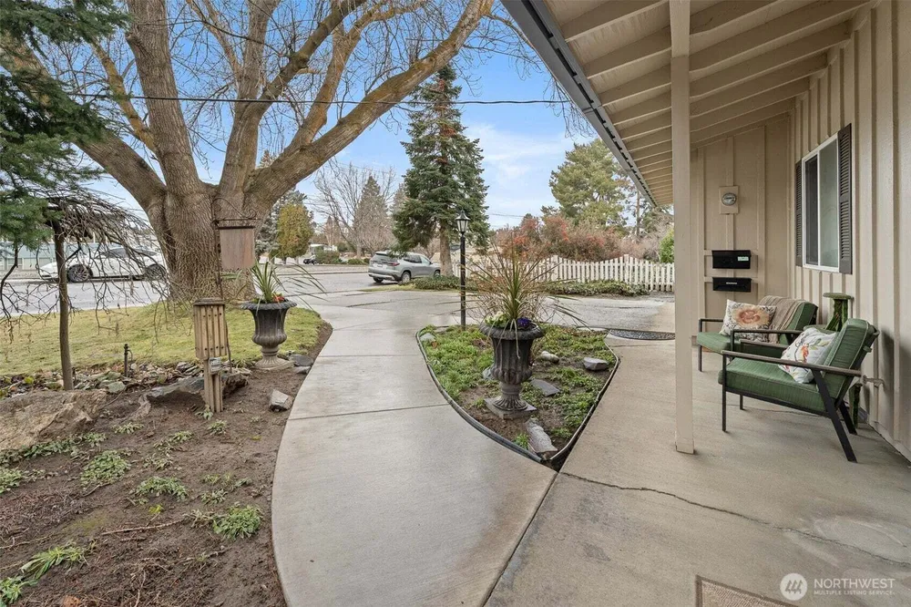 9 Elliott Ave N, Wenatchee, WA 98801