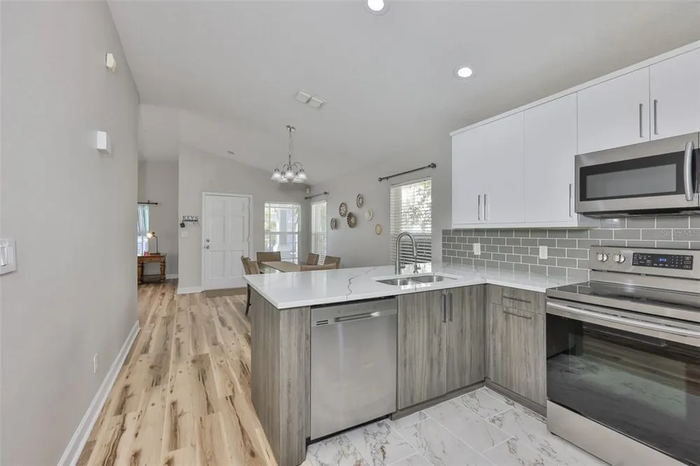 2331 W Chestnut St, Tampa, FL 33607