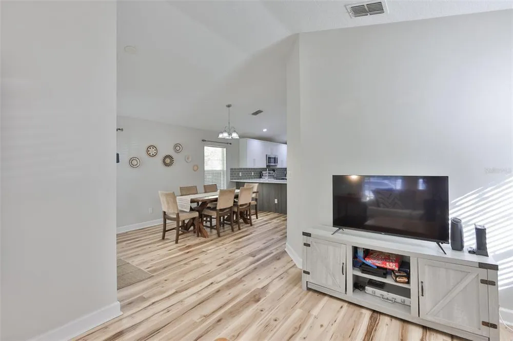 2331 W Chestnut St, Tampa, FL 33607