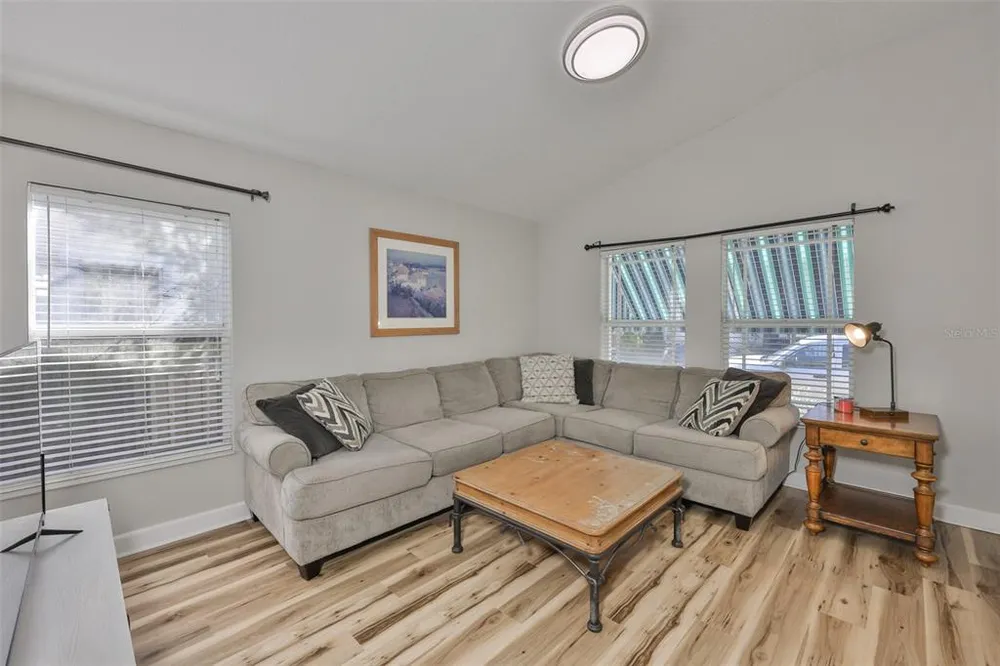 2331 W Chestnut St, Tampa, FL 33607