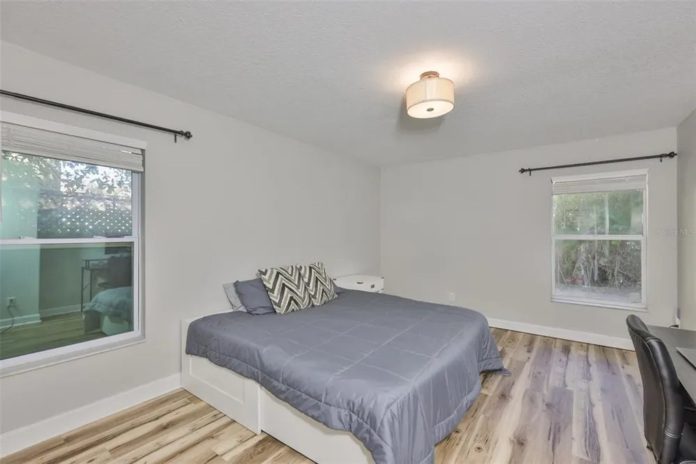 2331 W Chestnut St, Tampa, FL 33607