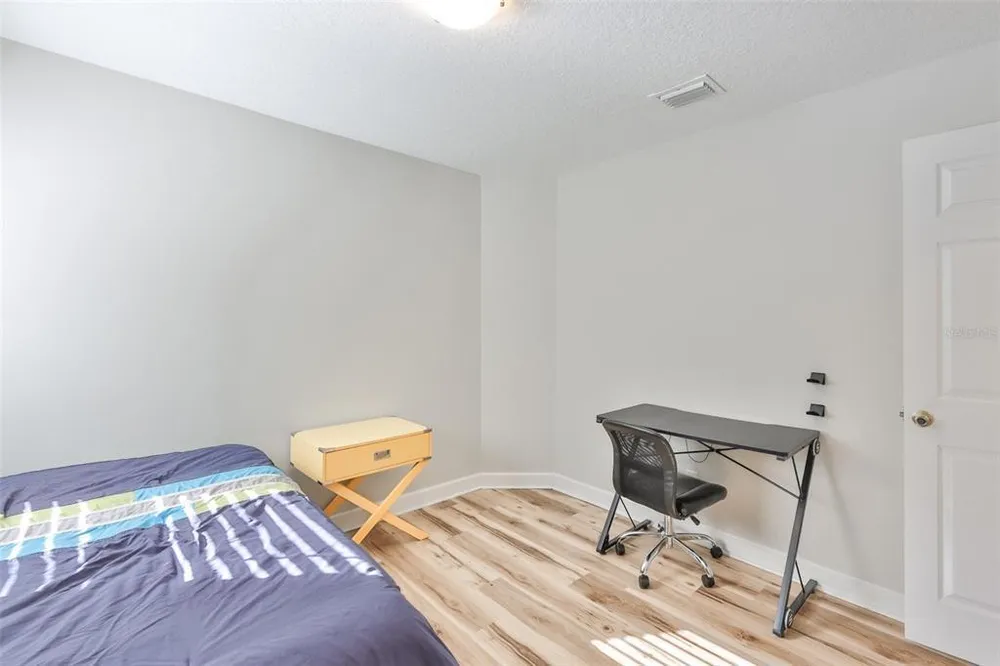 2331 W Chestnut St, Tampa, FL 33607