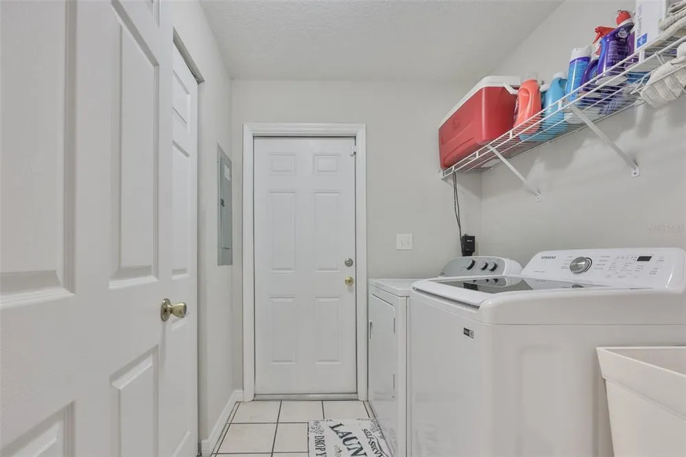 2331 W Chestnut St, Tampa, FL 33607