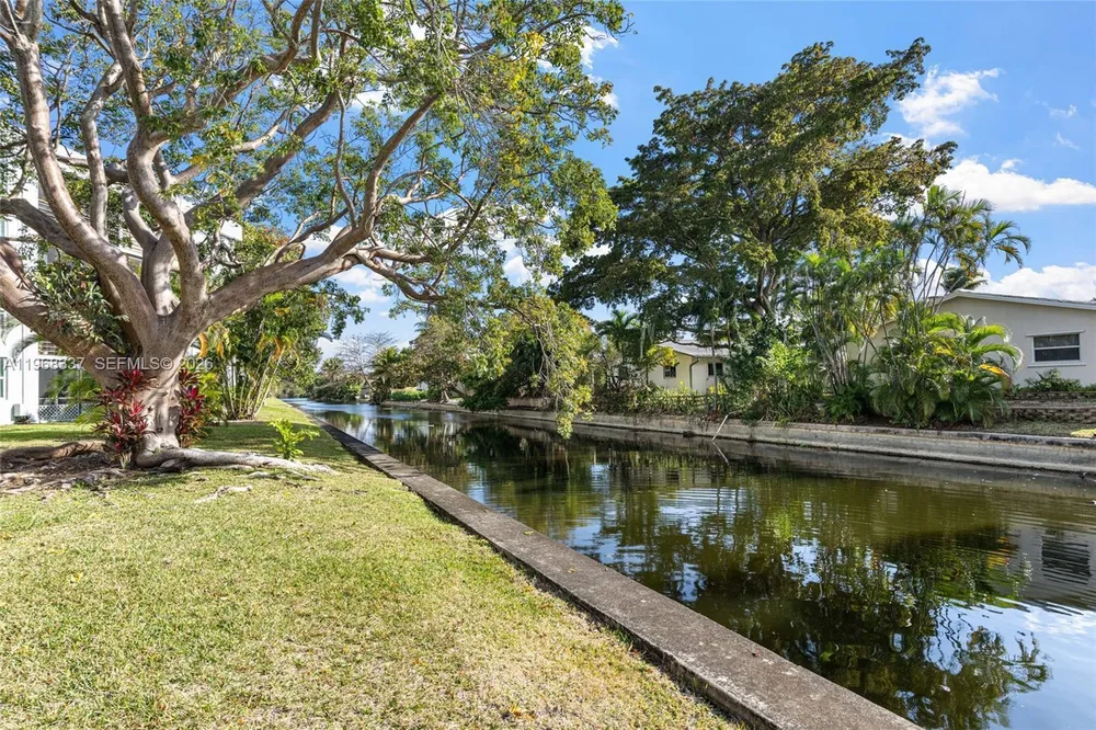 112 Royal Park Dr, Oakland Park, FL 33309