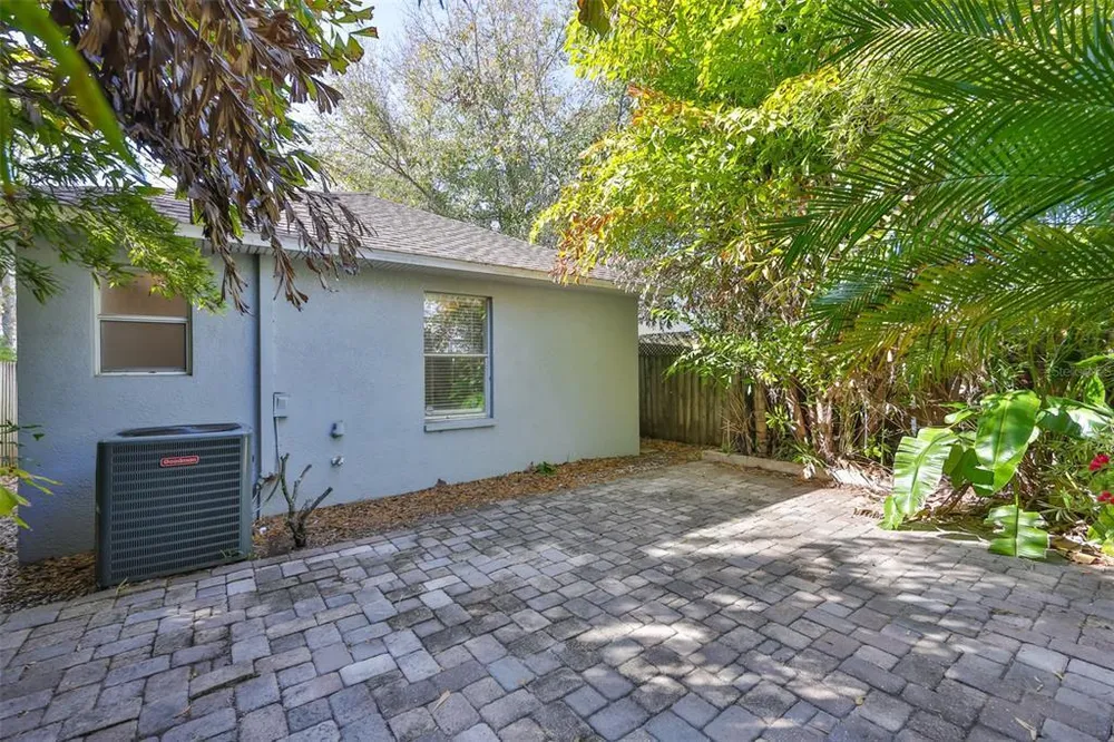 2331 W Chestnut St, Tampa, FL 33607