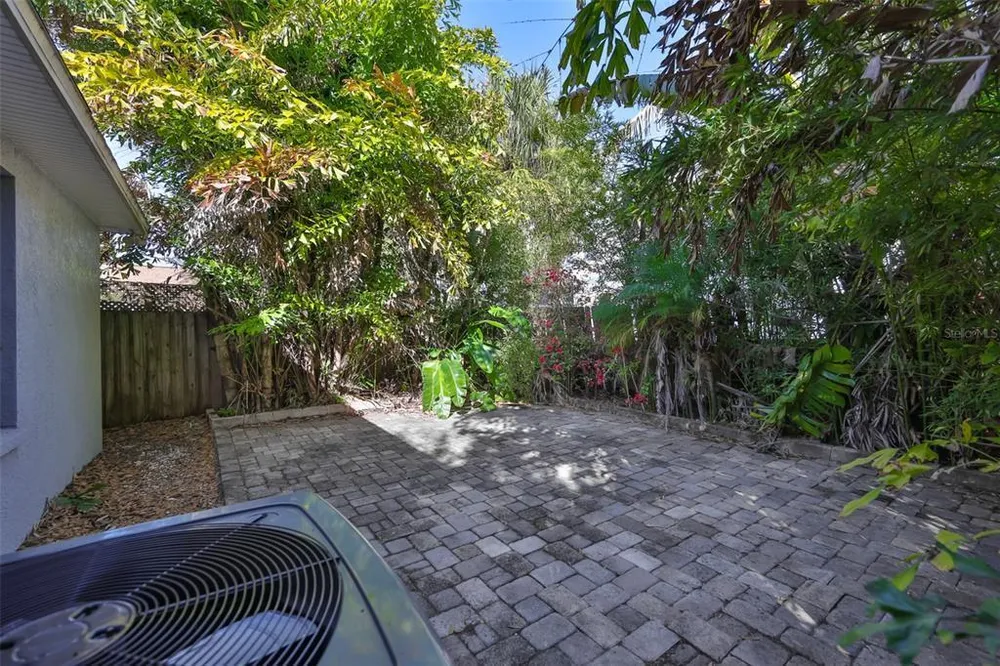 2331 W Chestnut St, Tampa, FL 33607