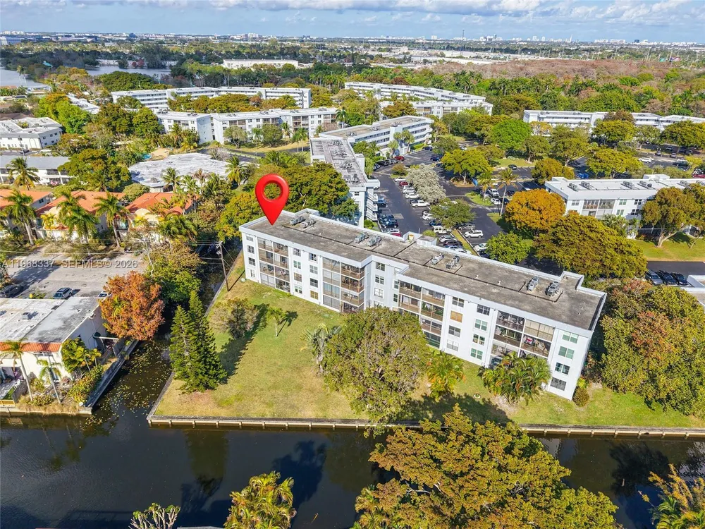112 Royal Park Dr, Oakland Park, FL 33309