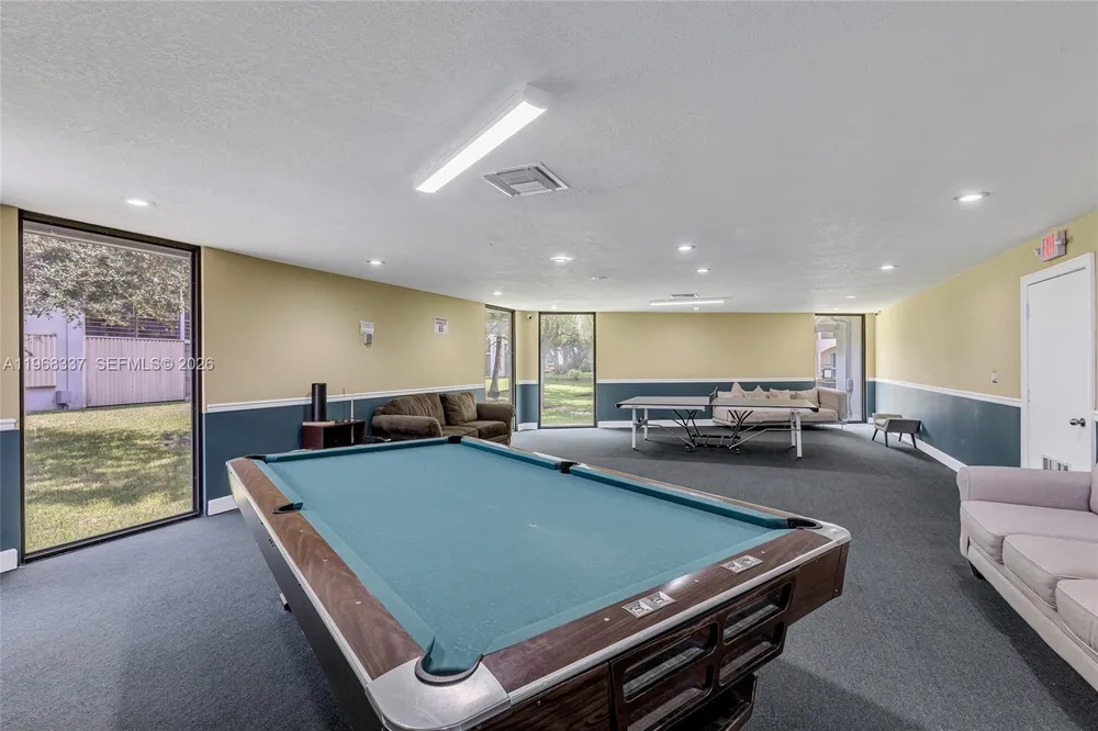 112 Royal Park Dr, Oakland Park, FL 33309