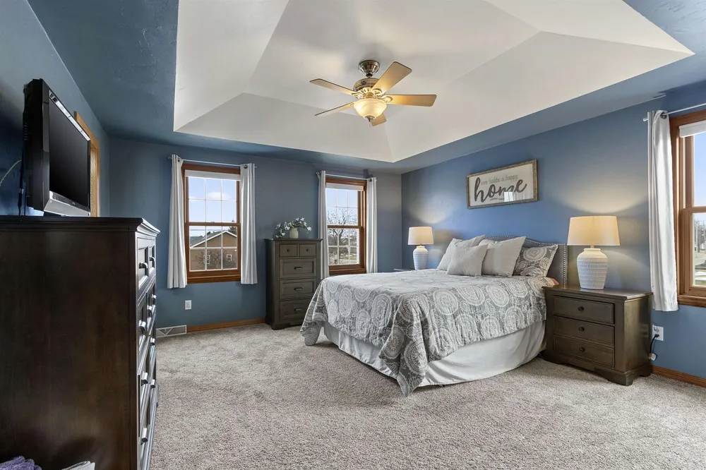 1536 Van Rd, Green Bay, WI 54311