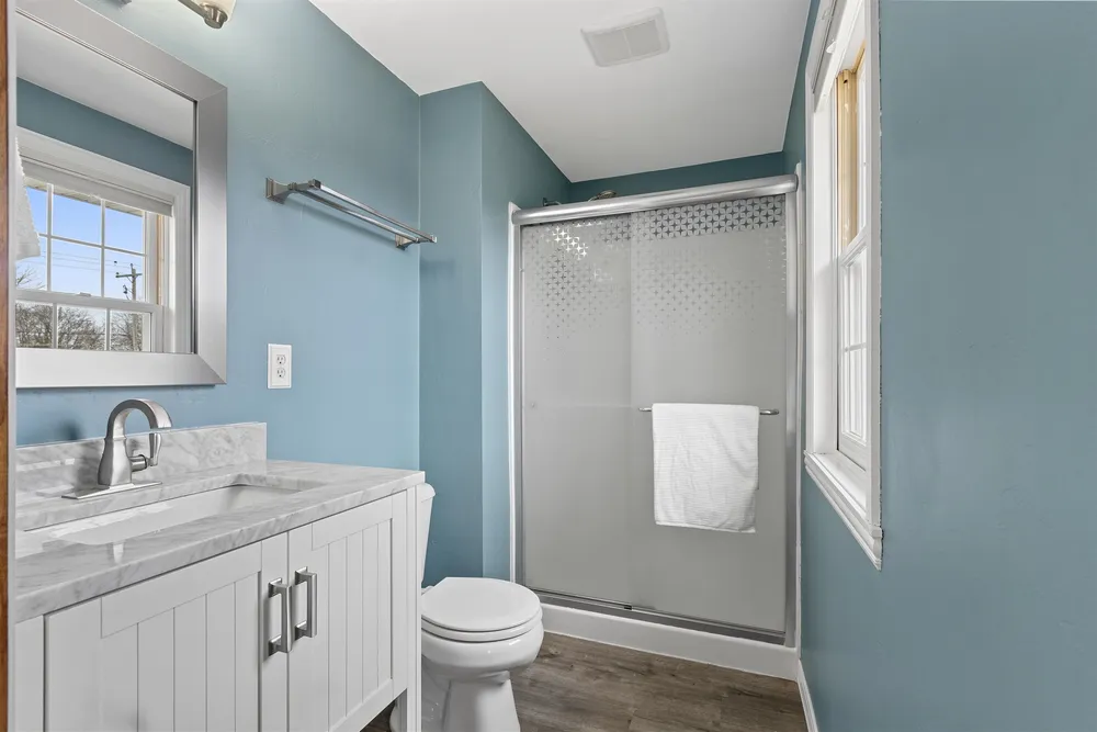 1536 Van Rd, Green Bay, WI 54311