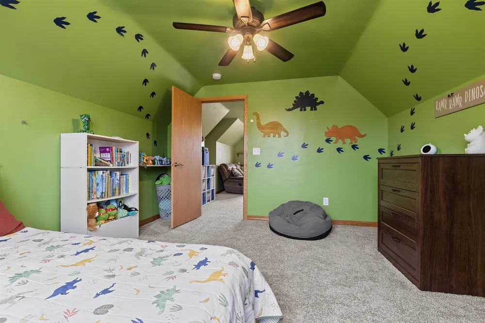 1536 Van Rd, Green Bay, WI 54311