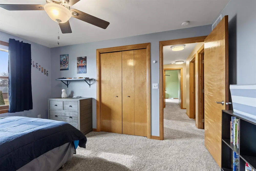 1536 Van Rd, Green Bay, WI 54311